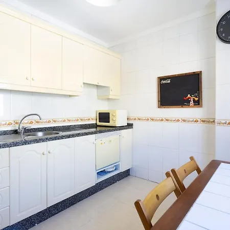 Modern 2bedroom Seaviews & Wifi Daire